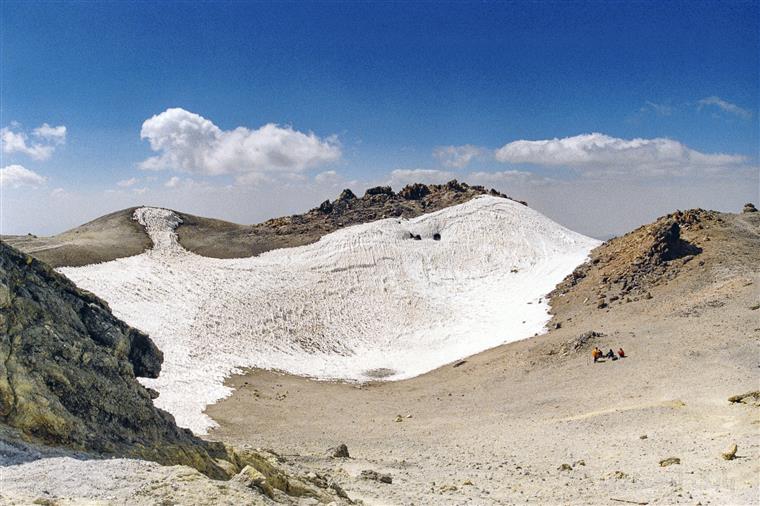 نگاهی به دماوند ثبت شده با دوربین آنالوگ